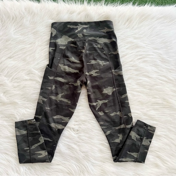 Athleta Ultimate Stash Pocket Camo 7/8 Tight - Picture 3 of 11